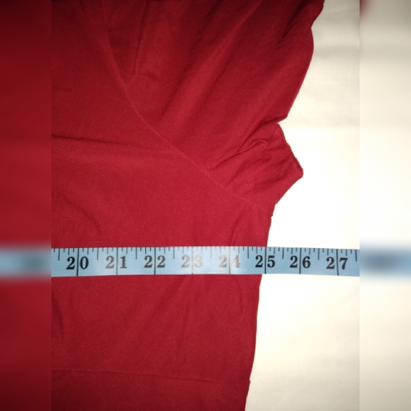 Faded Glory woman 22/24 v-neeck red blouse. - Picture 4 of 6